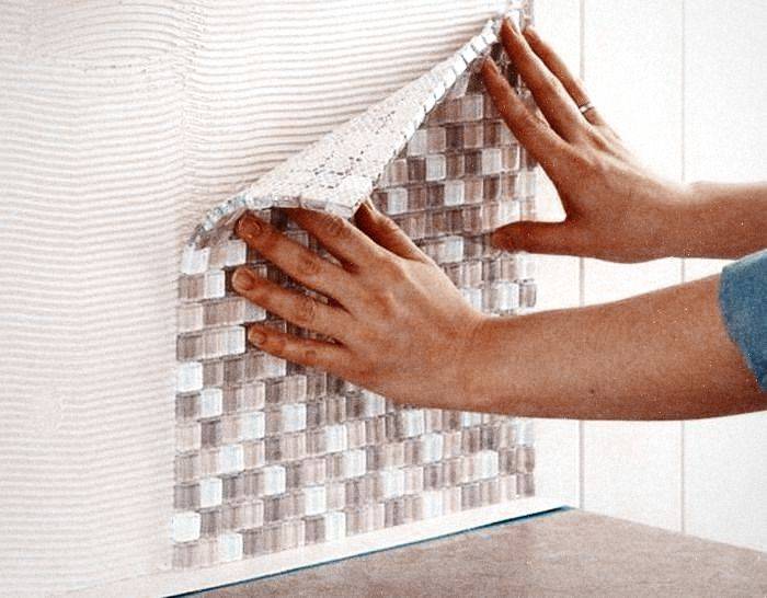 Как самостоятельно уложить и приклеить мозаичную плитку в ванной. как клеить мозаичную плитку на сетке – советы специалистов - все о строительстве