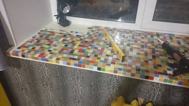 Плитка мозаика для кухни, как клеить столешницу из такой керамики