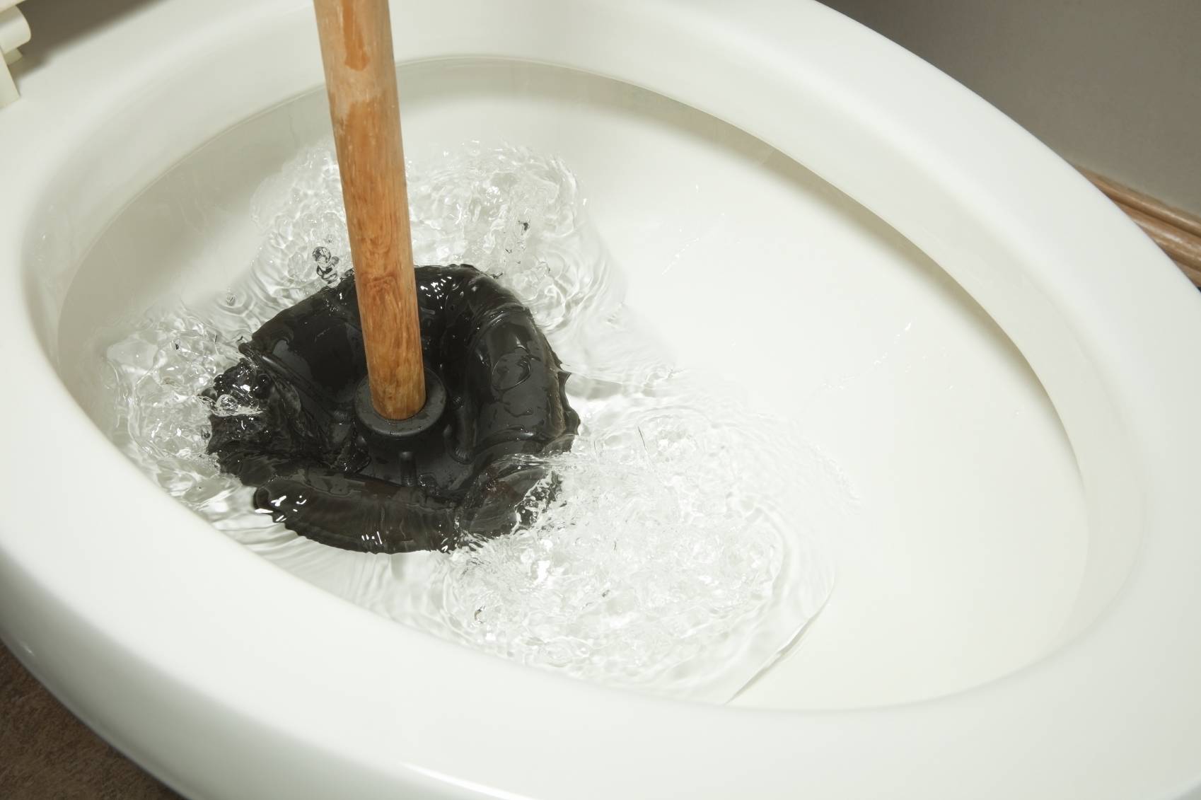 Что делать если засорился унитаз: эффективные способы устранения засора в туалете