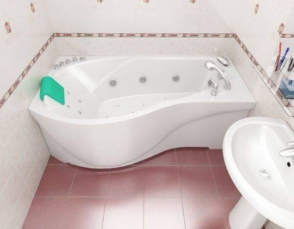 Ассиметричная угловая ванна: обзор и рекомендации по выбору