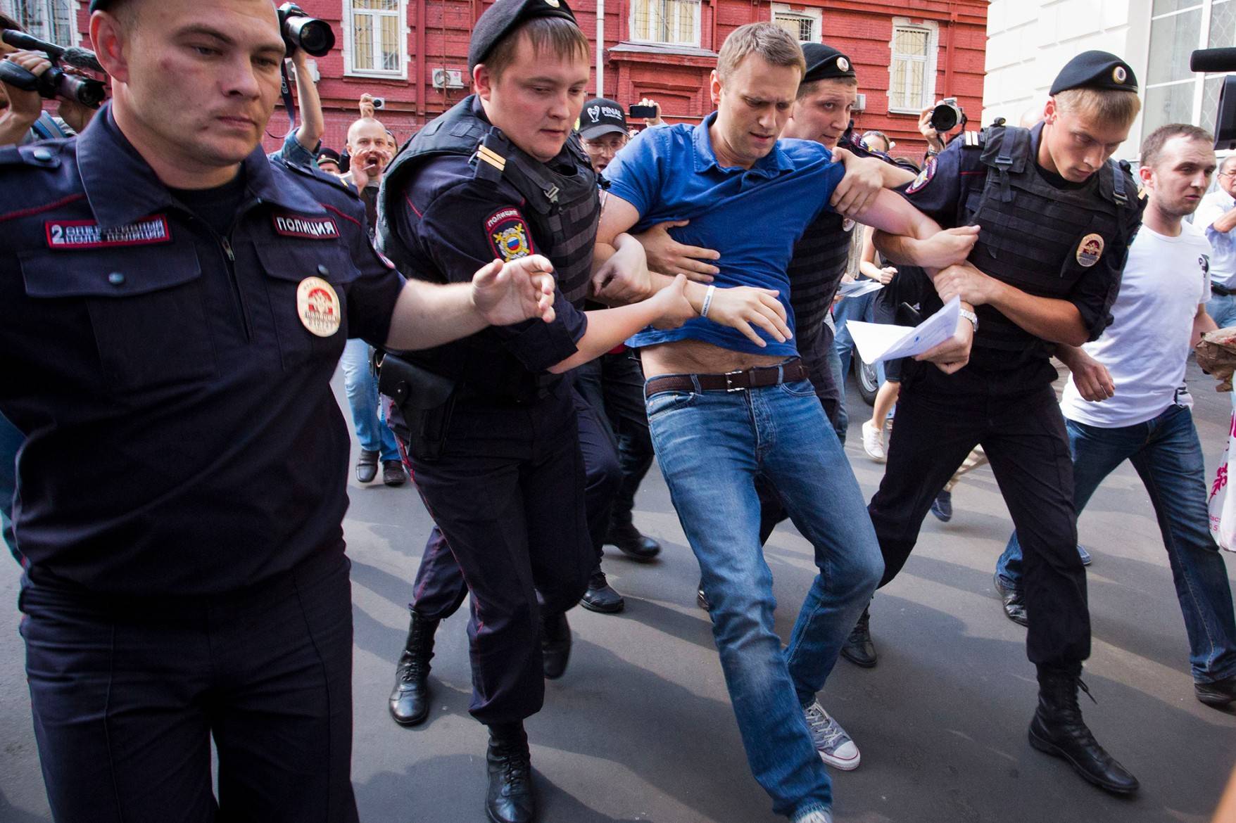 «до 15 лет лишения свободы»: чем грозят навальному и его соратникам новые судебные разбирательства — рт на русском