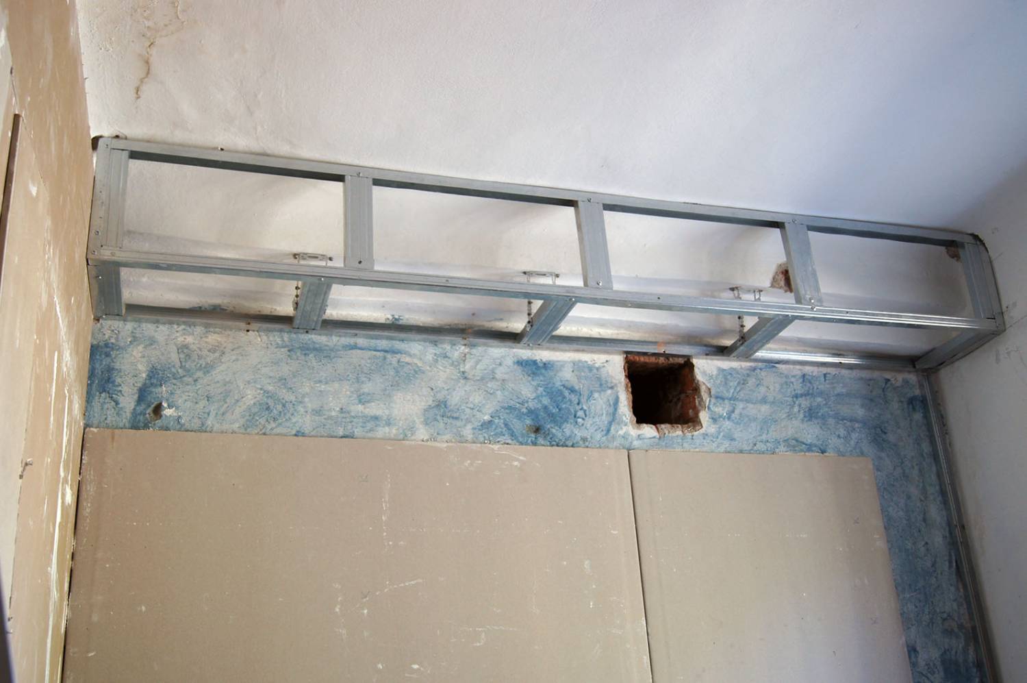 Потолок в ванной из гипсокартона: правильный монтаж | gipsportal
потолки в ванной из гипсокартона, подготовка и монтаж — gipsportal
