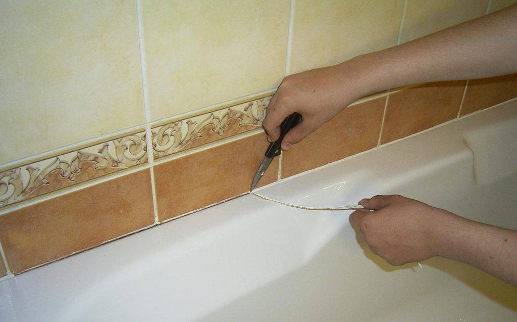 Как снять старую плитку со стен ванной