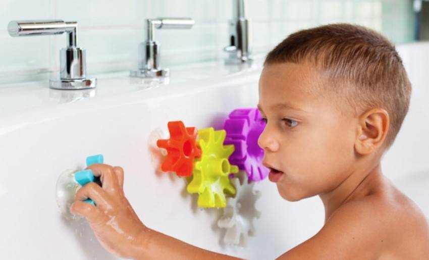 Какие бывают игрушки для ванной: особенности выбора, безопасности