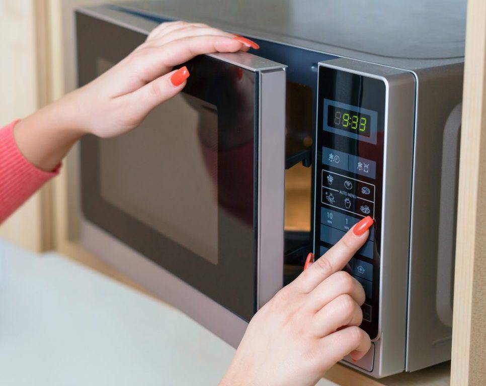 Микроволновая печь без поворотного стола: что такое, как выбрать