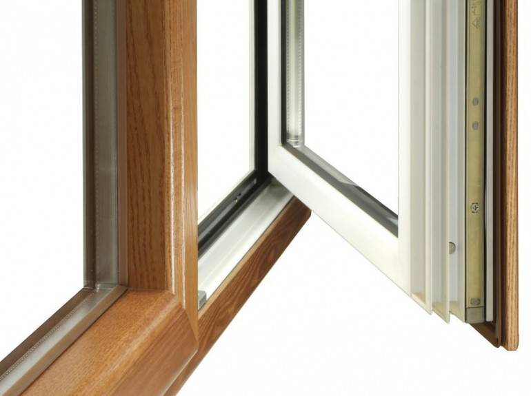 Пластиковые или деревянные окна, какие окна лучше выбрать, почему стоимость деревянных окон выше, чем пластиковых