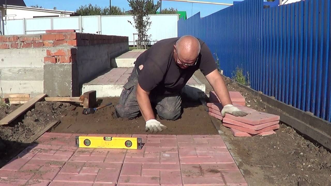 Полимерпесчаная плитка: клей для укладки на бетонное основание и на песок