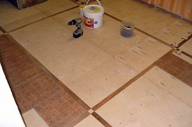 Укладка керамической плитки на деревянную поверхность