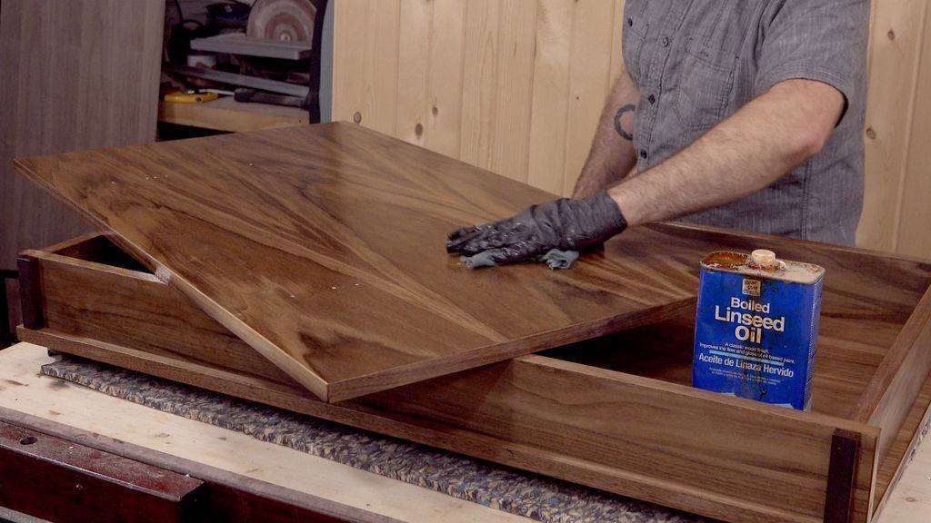 Льняное масло для дерева: технология пропитки древесины в домашних условиях