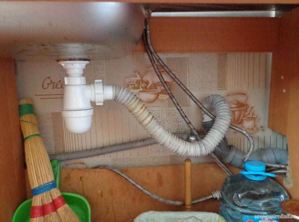 Почему пахнет канализацией в частном доме, что делать: определим и устраним самостоятельно