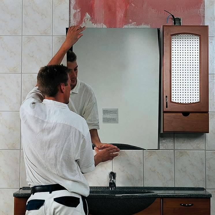Установка зеркала в ванной (54 фото) своими руками: как правильно установить, приклеить, повесить, прикрепить