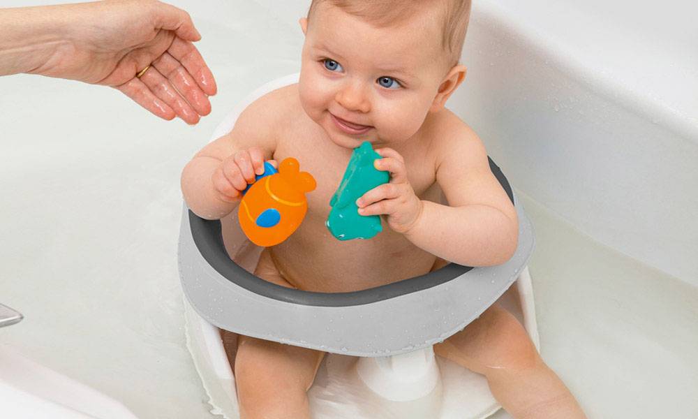 Как выбрать сиденье в ванную для купания малыша