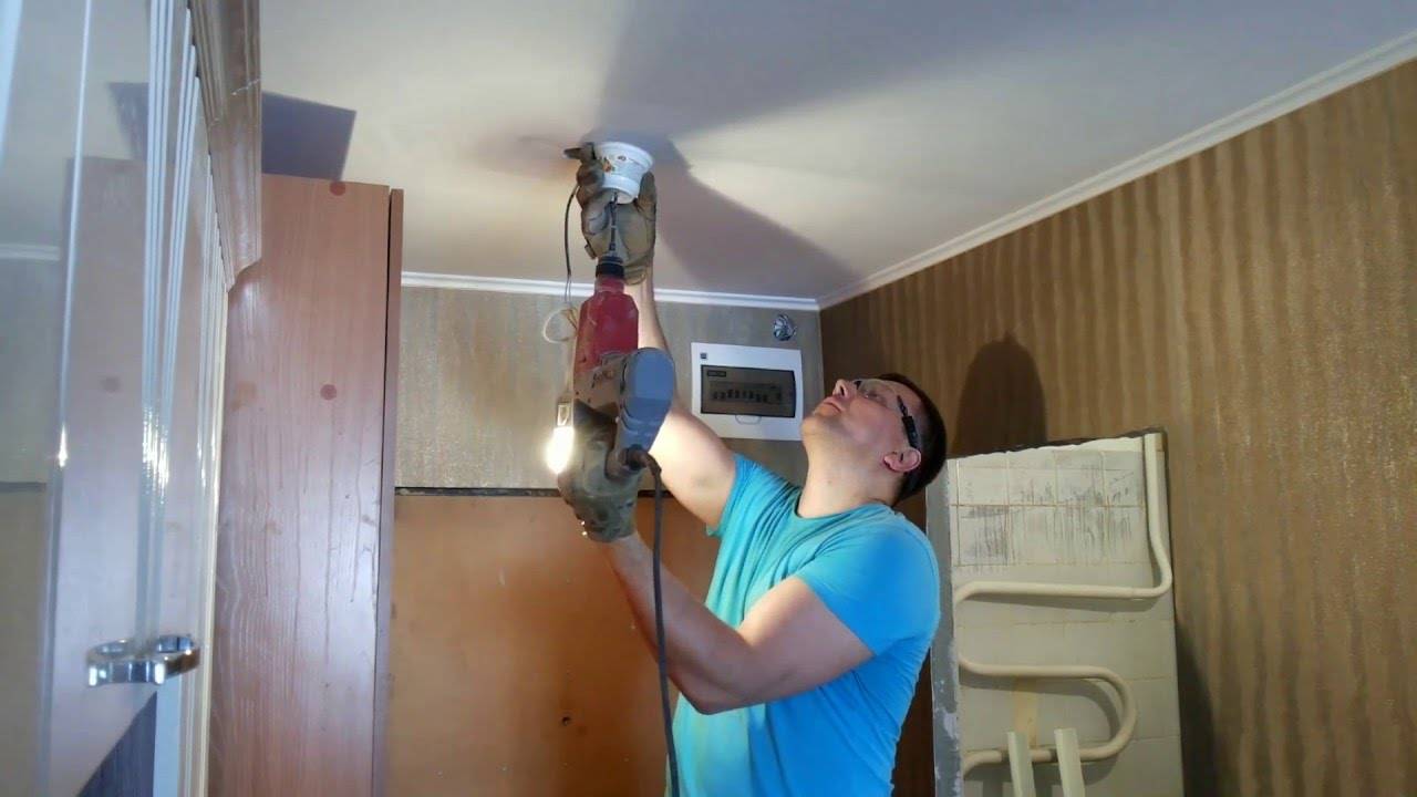 Как сверлить потолок без пыли. как сверлить стену или потолок, чтобы пыль не разлеталась? как сверлить бетон без пыли с помощью пылесборника