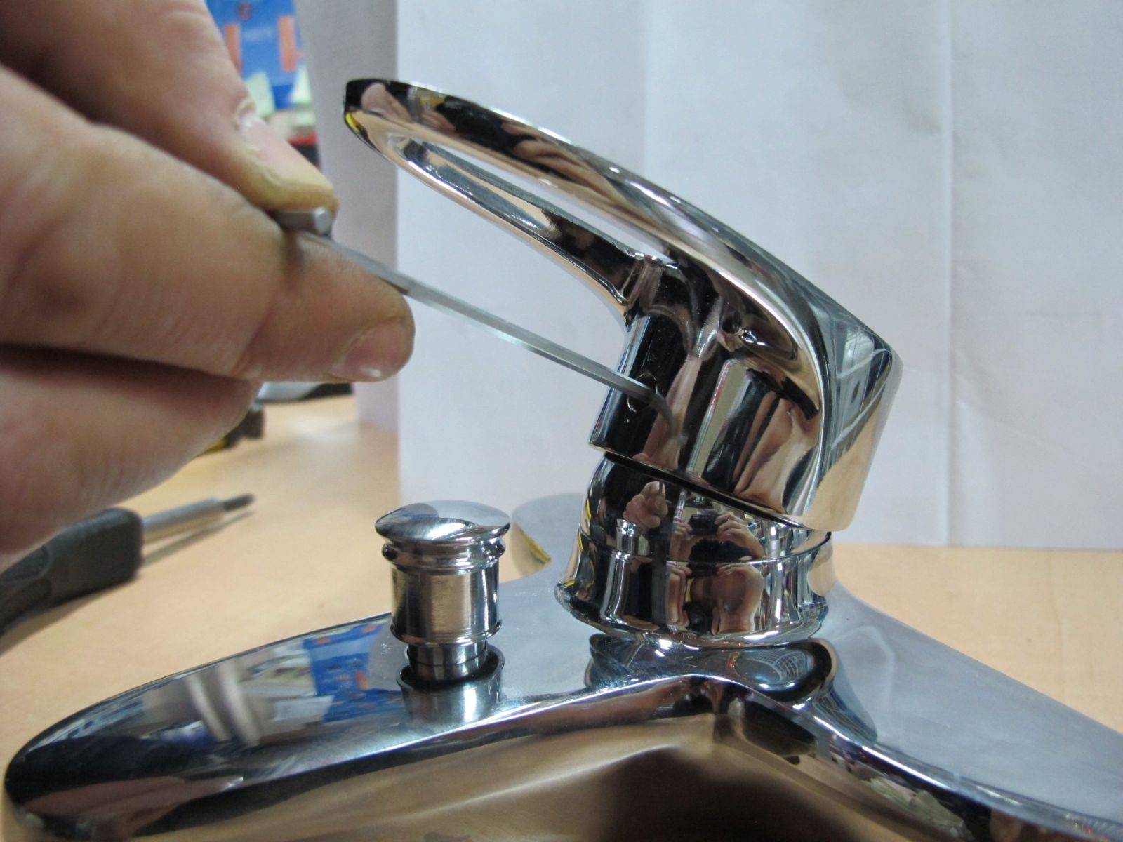 Как отремонтировать смеситель для ванной и видео как починить кран