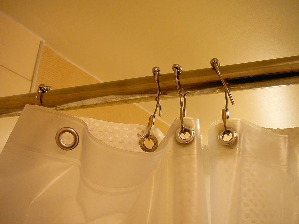 Как выбрать шторку для ванной комнаты? виды, материалы, способы крепления