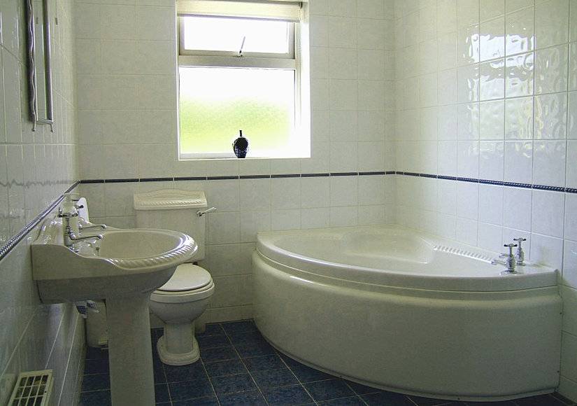 Как подобрать размеры и габариты угловой ванной?