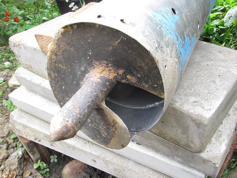Самодельный ручной бур для бурения скважины: спиральный и ложковый конструкции