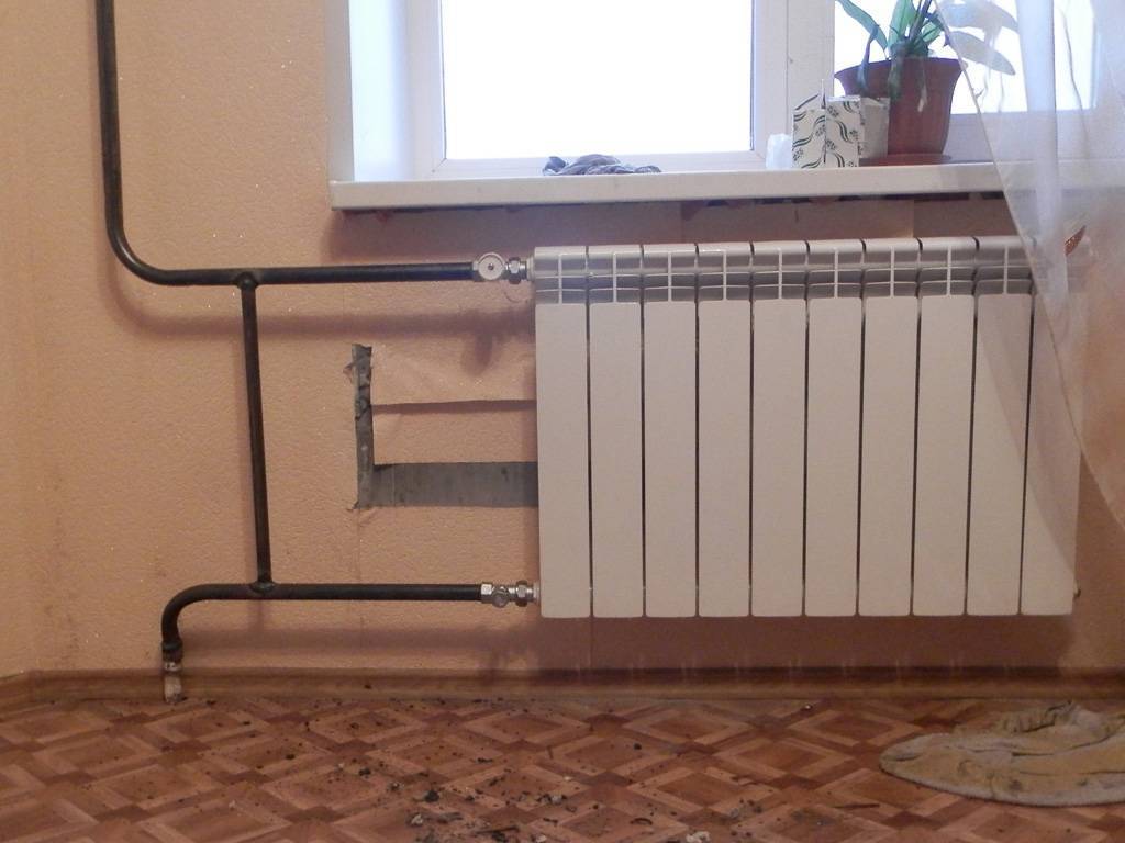 Замена радиатора отопления (2 из 3)
