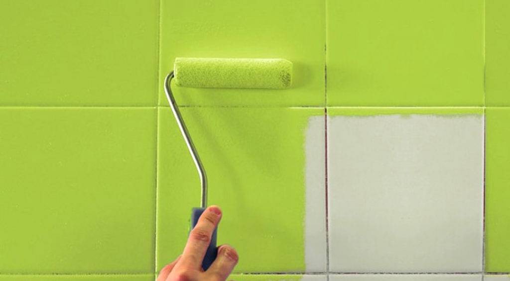 Красим плитку в ванной: правила выбора краски и пошаговая инструкция