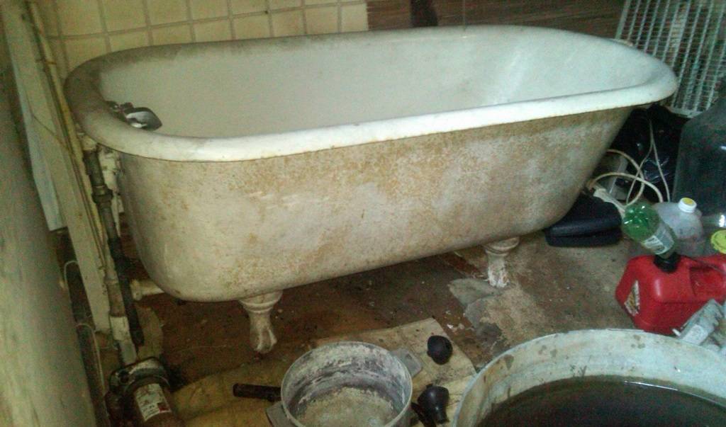 Вывоз чугунной ванны – способы утилизации устаревшего изделия