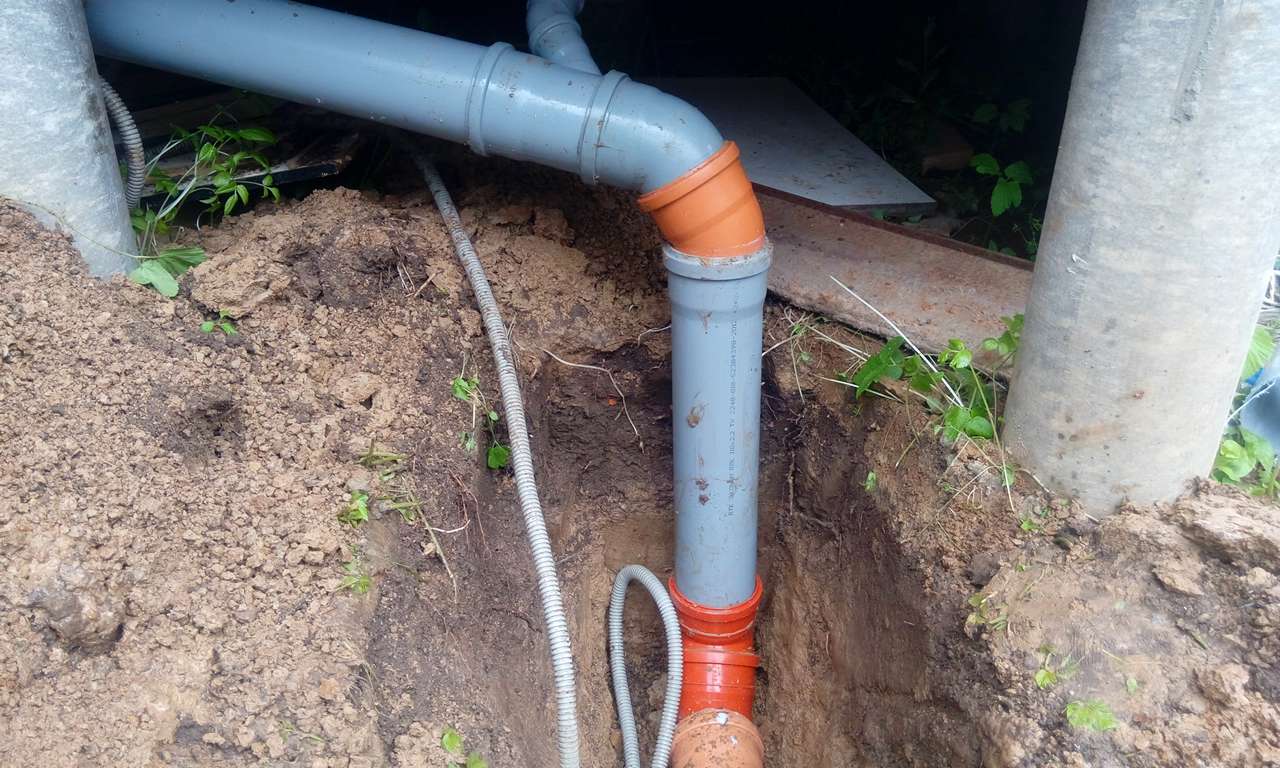 Глубина канализации в частном доме - инструкция по монтажу,на какую глубину закапывать канализационную трубу.