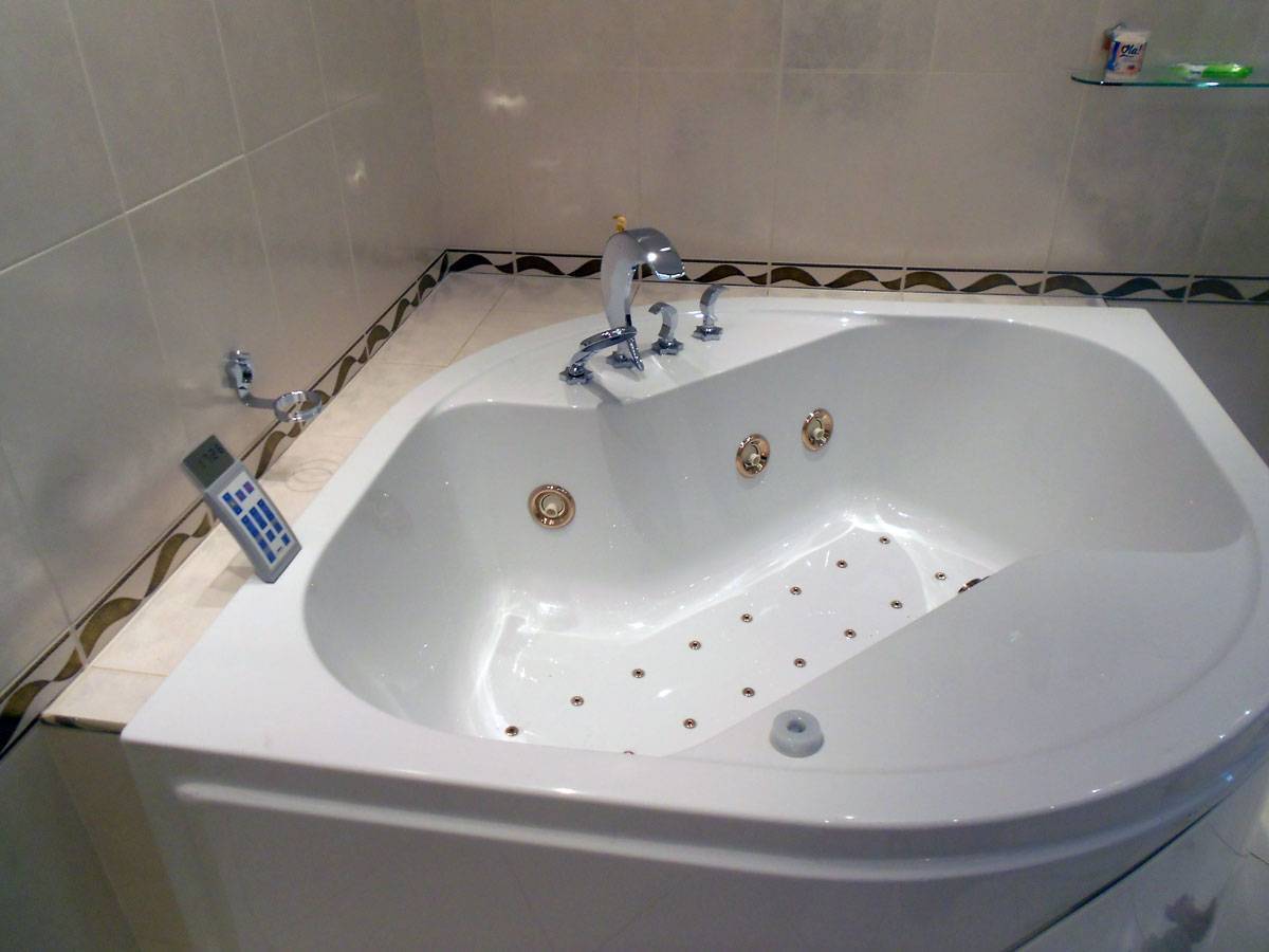 Ремонт гидромассажной ванны: починка железной, ультразвуковых экземпляров и джакузи
