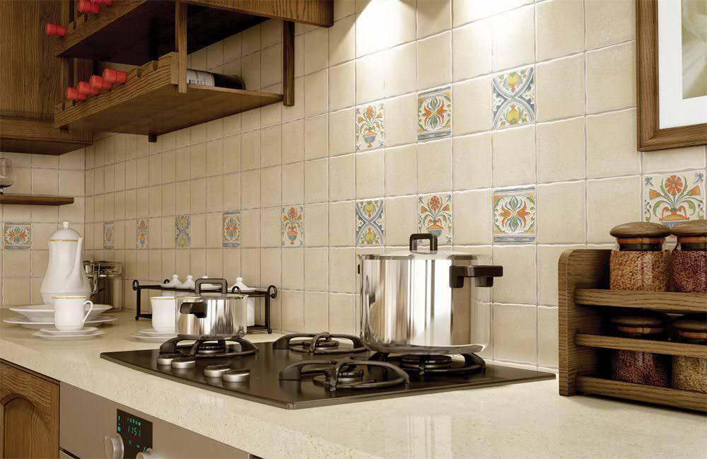 Напольная керамическая плитка для кухни: достоинства, недостатки и фото в интерьере