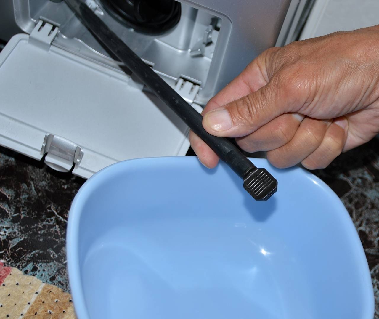 Патрубки в стиральной машине — как почистить и поменять