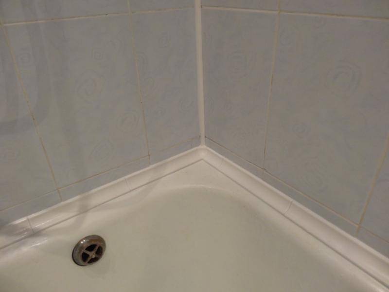 Керамический бордюр на ванну – преимущества и особенности монтажа