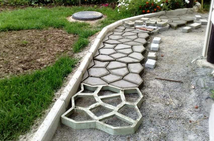 Изготовление формы для тротуарной плитки: разновидности и выбор подходящих материалов, пошаговая инструкция