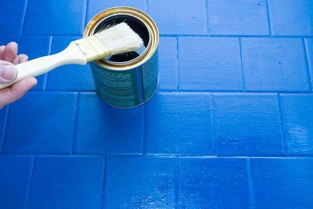 Чем и как покрасить керамическую плитку