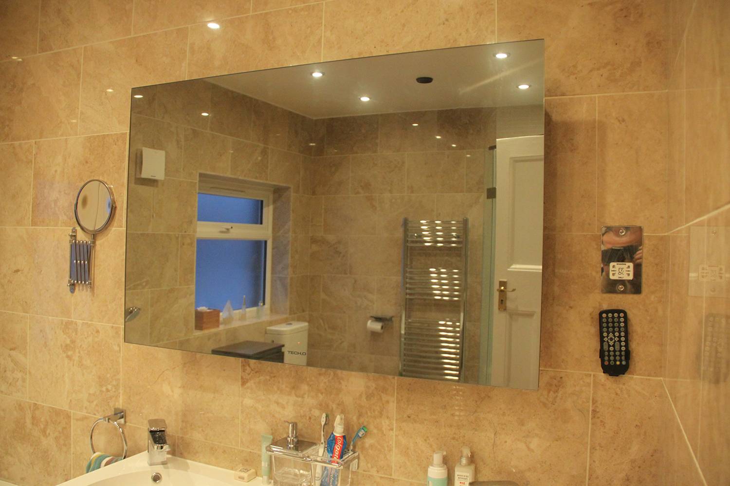 Установка зеркала в ванной: способы установки, высота, декор | онлайн-журнал о ремонте и дизайне