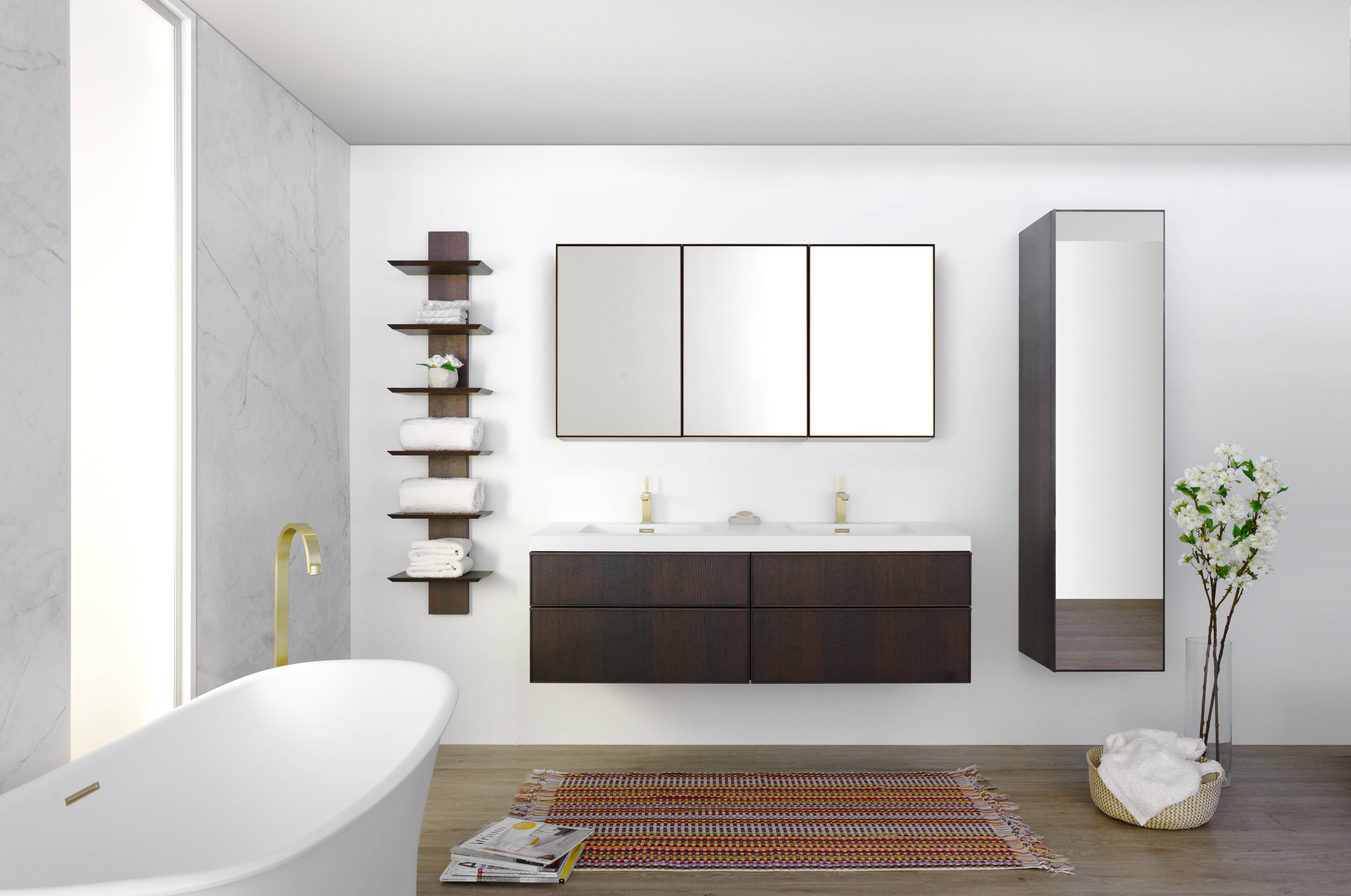 Мебель в ванную комнату: какой материал выбрать?