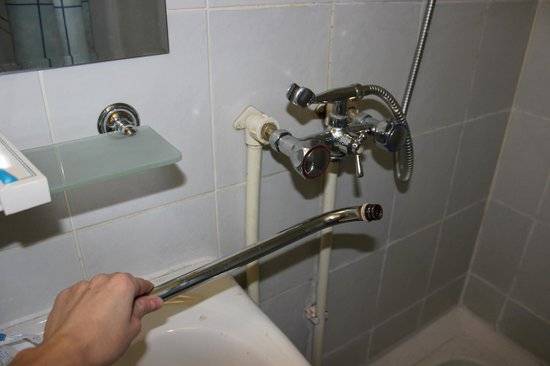 Гусак для смесителя в ванной: ремонт своими руками / zonavannoi.ru