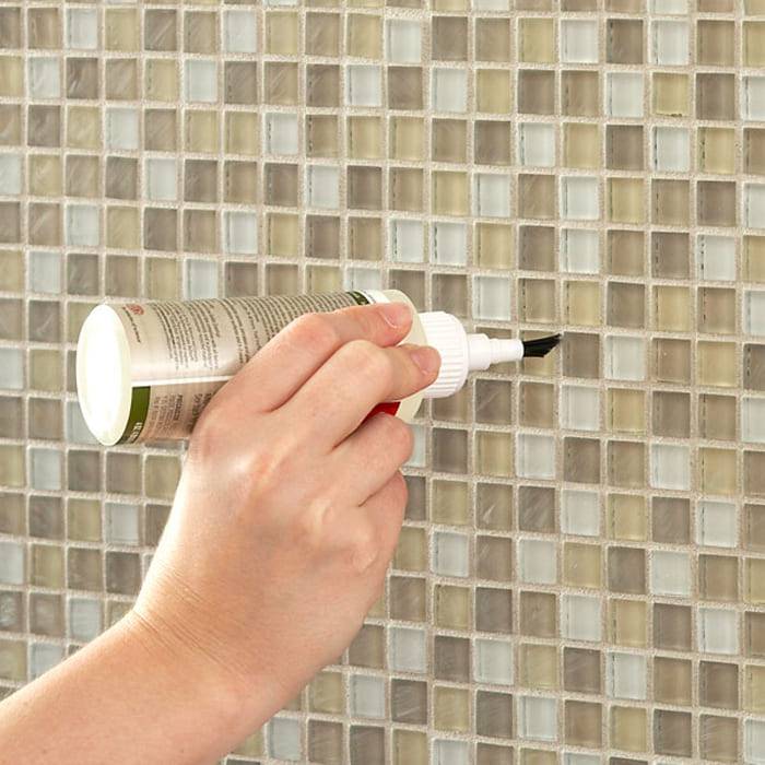 Кладем мозайку на сетке в ванной на стену в доме? выбор и пошаговая инструкция +видео