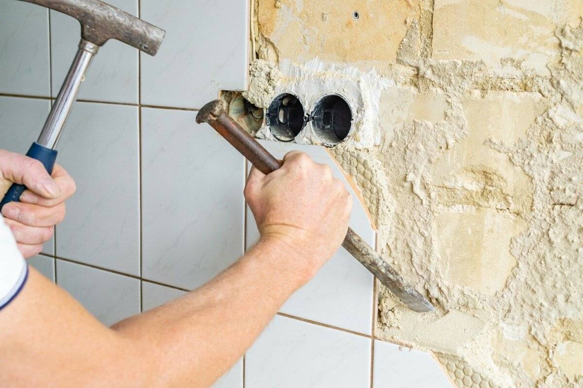 Как снять плитку в ванной со стены, не повредив ее: быстрый демонтаж старой плитки в ванной или кухне без повреждения, как убрать и не сломать самостоятельно