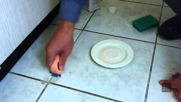 Чем мыть плитку на полу, чтобы не было разводов
