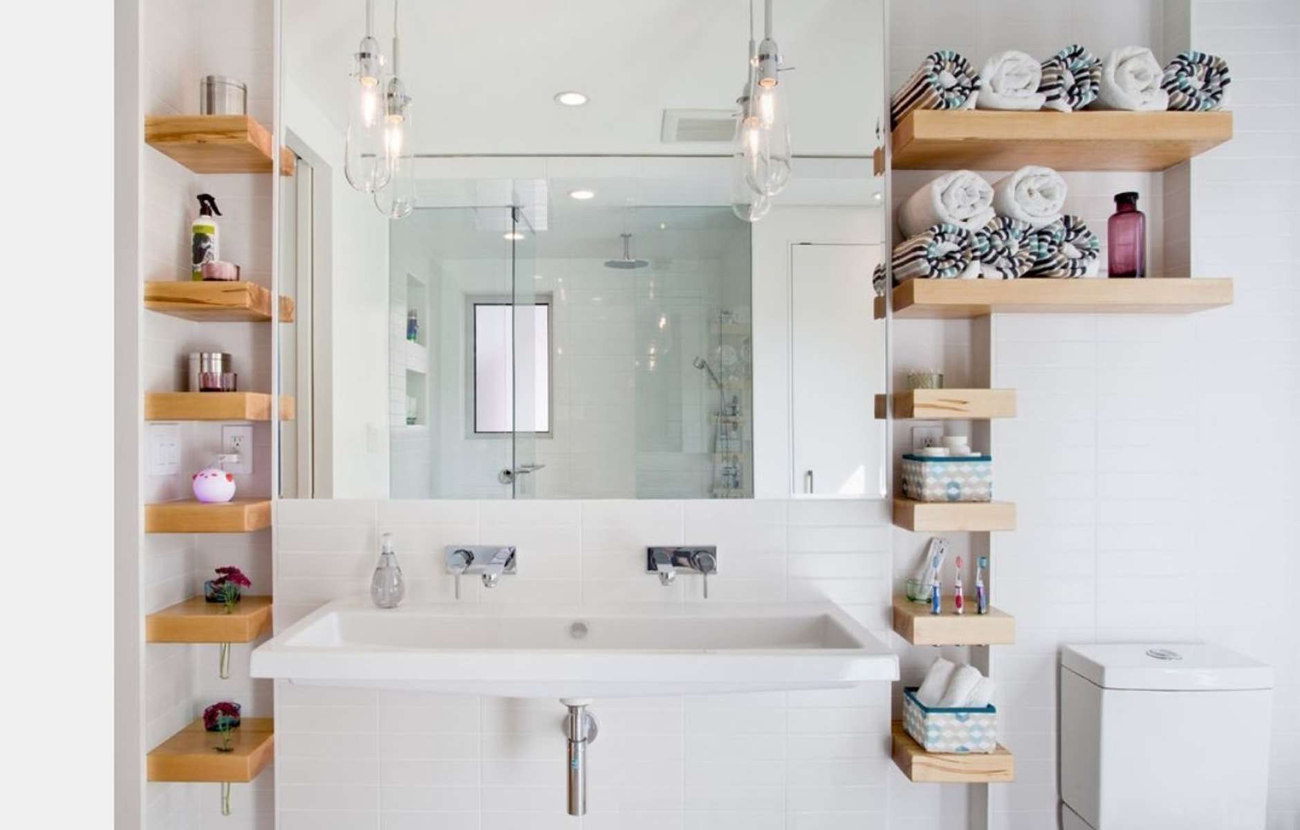 Полочки и ниши в ванную комнату: материалы, конфигурация и расположение, фото удачных вариантов