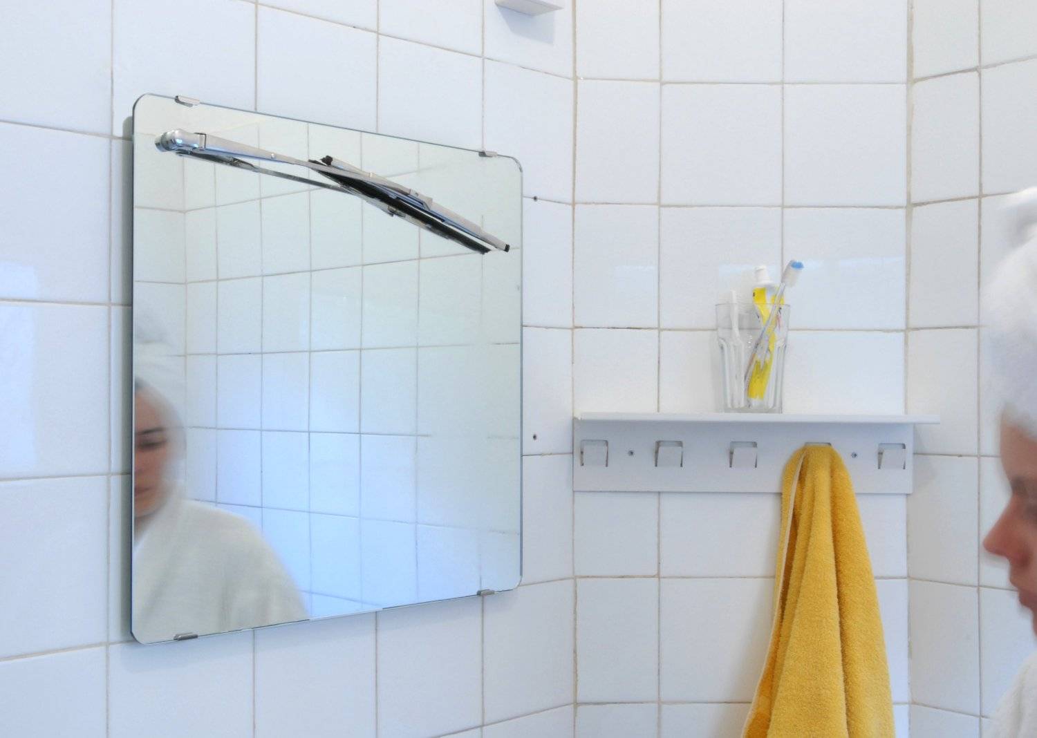 12 лайфхаков, которые помогут забыть о запотевшем зеркале в ванной