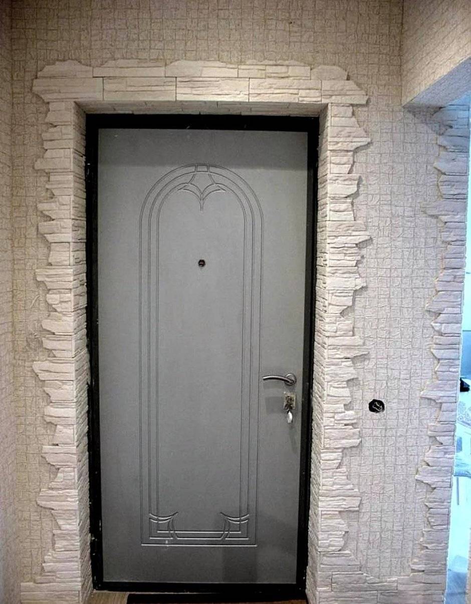 Порядок работ по отделке входной двери декоративным камнем