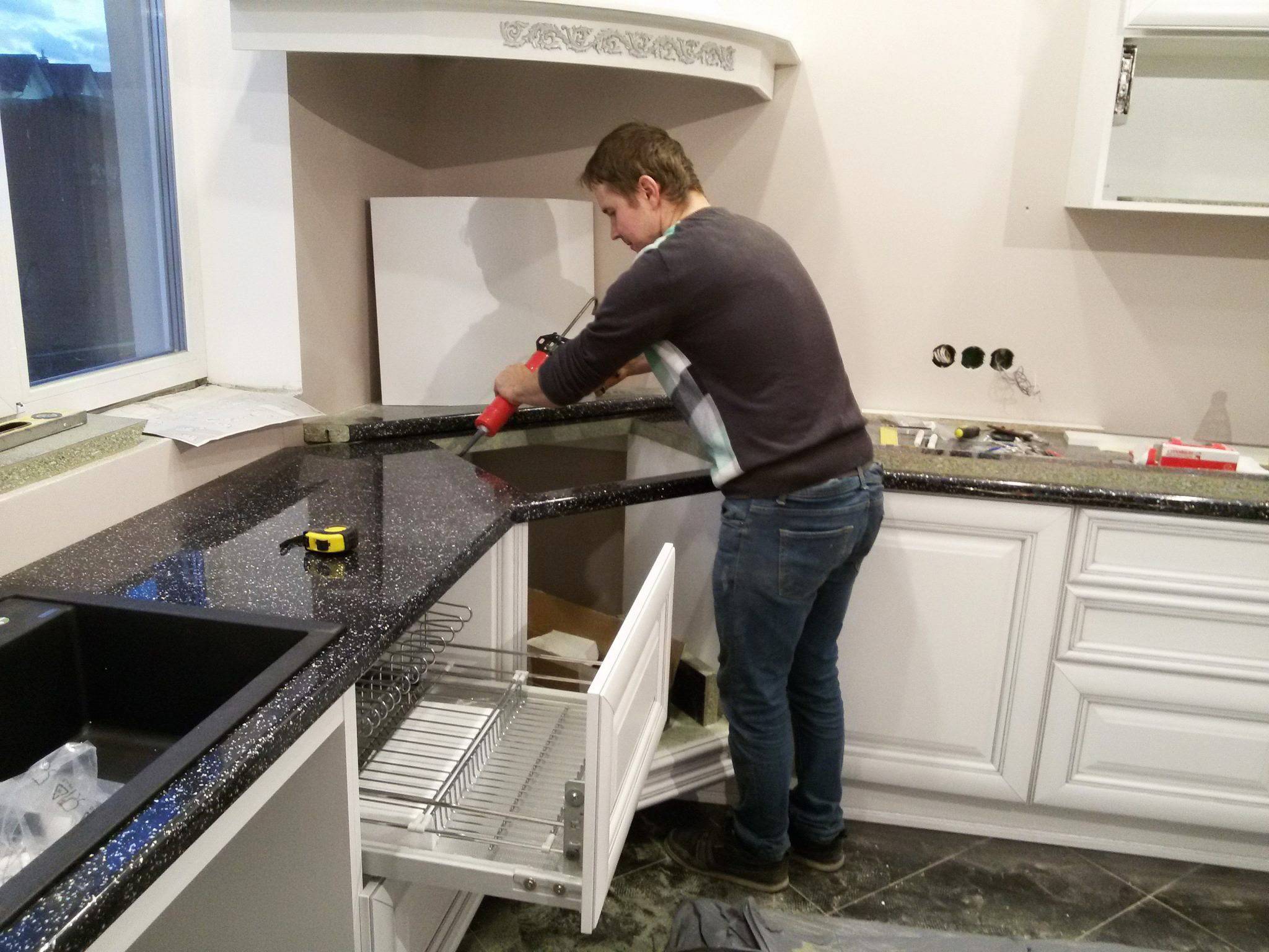 Столешница из плитки на кухню своими руками - как сделать столешницу для кухни из плитки: фото