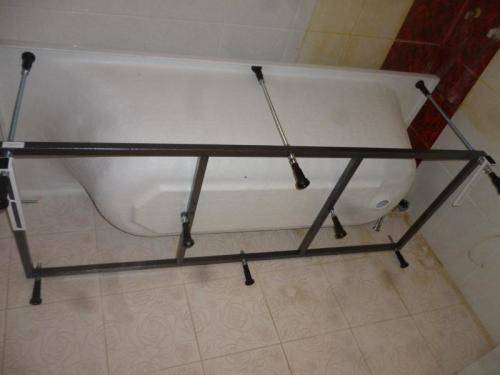 Каркас под акриловой ванной: обзор и рекомендации по сборке