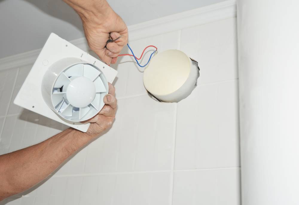 Назначение и функции вентилятора вытяжного потолочного для ванной, правила выбора и техника монтажа
