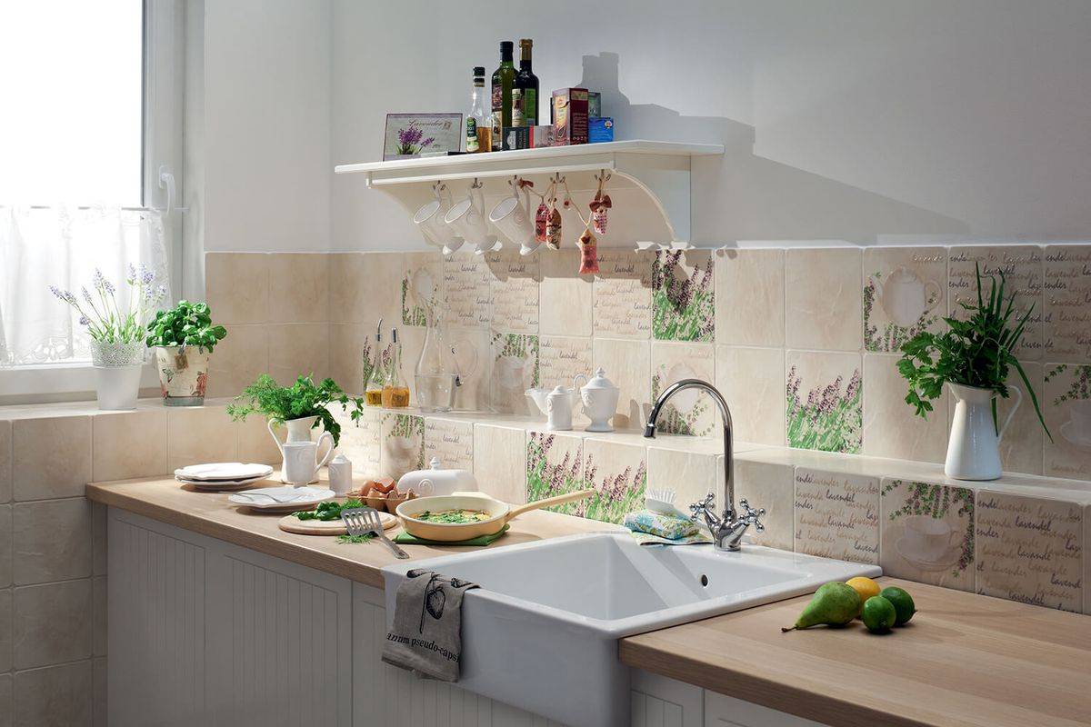 Плитка для кухни в стиле прованс, отделка фартука, пола и стен 8 составляющих цветов ?